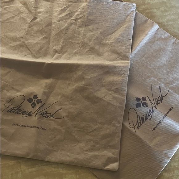 Patricia Nash Tan Storage / Dust large 16” x 18” inch Bag / new 2 bags - Picture 5 of 5